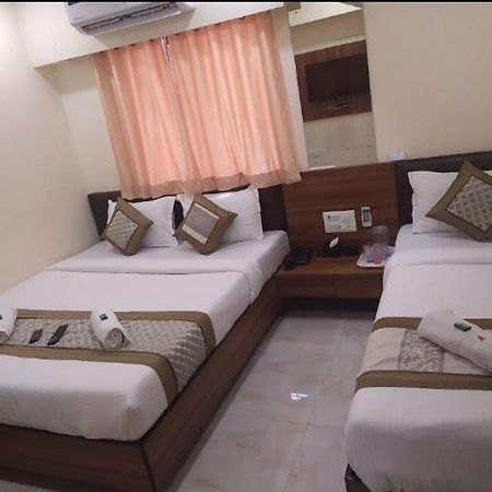 Hotel Central Park Ulhasnagar Екстер'єр фото