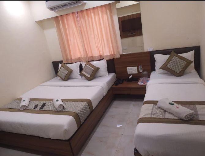 Hotel Central Park Ulhasnagar Екстер'єр фото